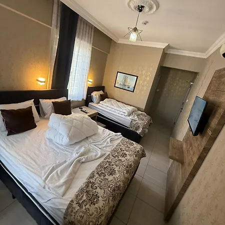 Oezguer Family Hotel 2*