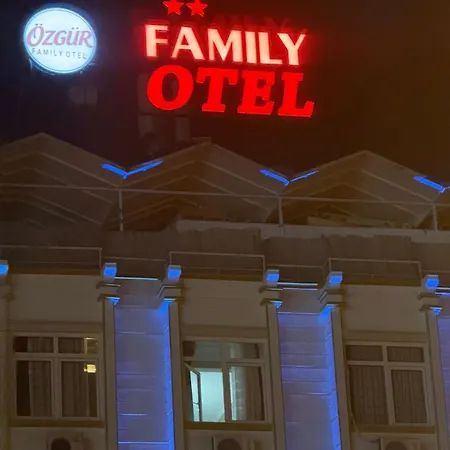 Oezguer Family 2*