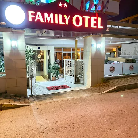 Oezguer Family
