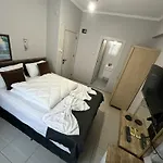 Oezguer Family Hotell