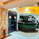Hotell Oezguer Family 2*