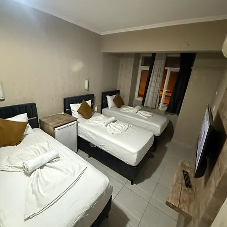 Oezguer Family Hotel Antalya