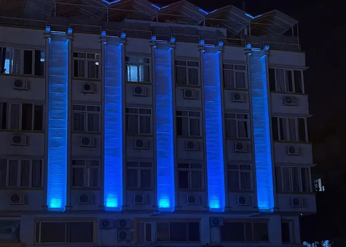 Oezguer Family Hotel